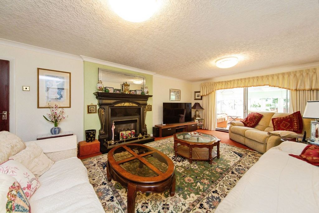 Property photo 2 of 20