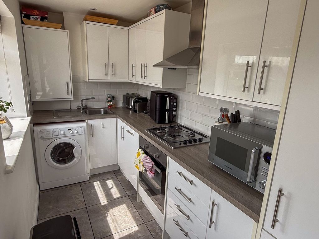 Property photo 2 of 9