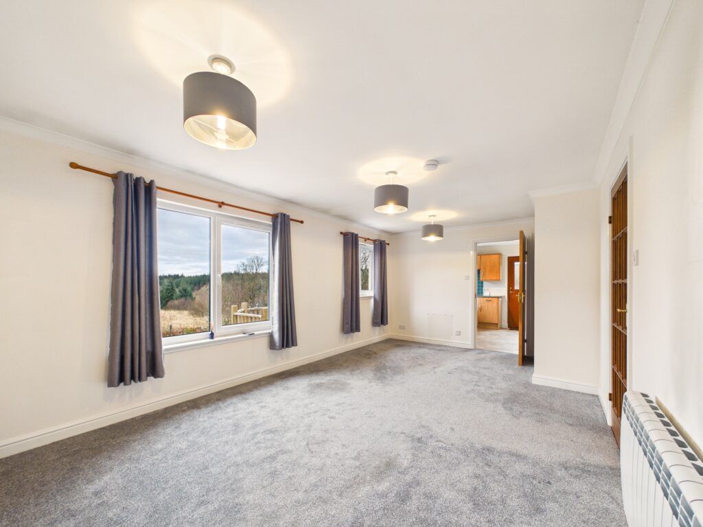 Property photo 3 of 27