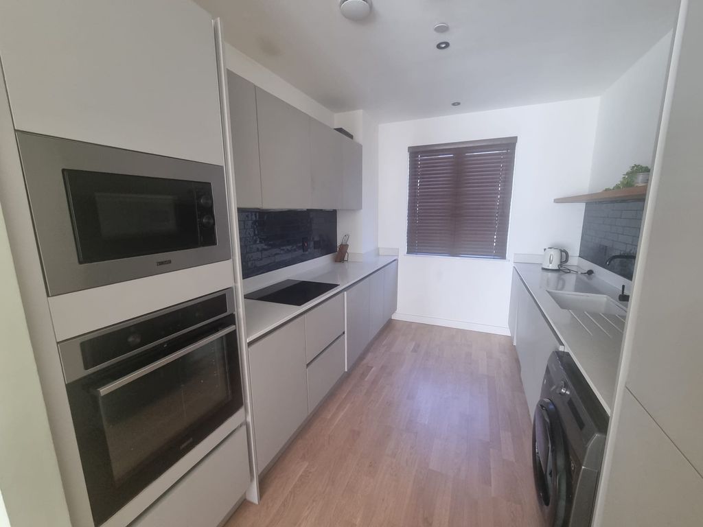 Property photo 3 of 13 1