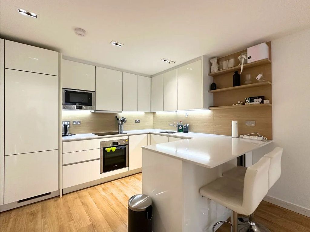 Property photo 2 of 8