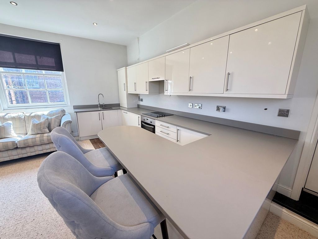 Property photo 2 of 10 Kitchen