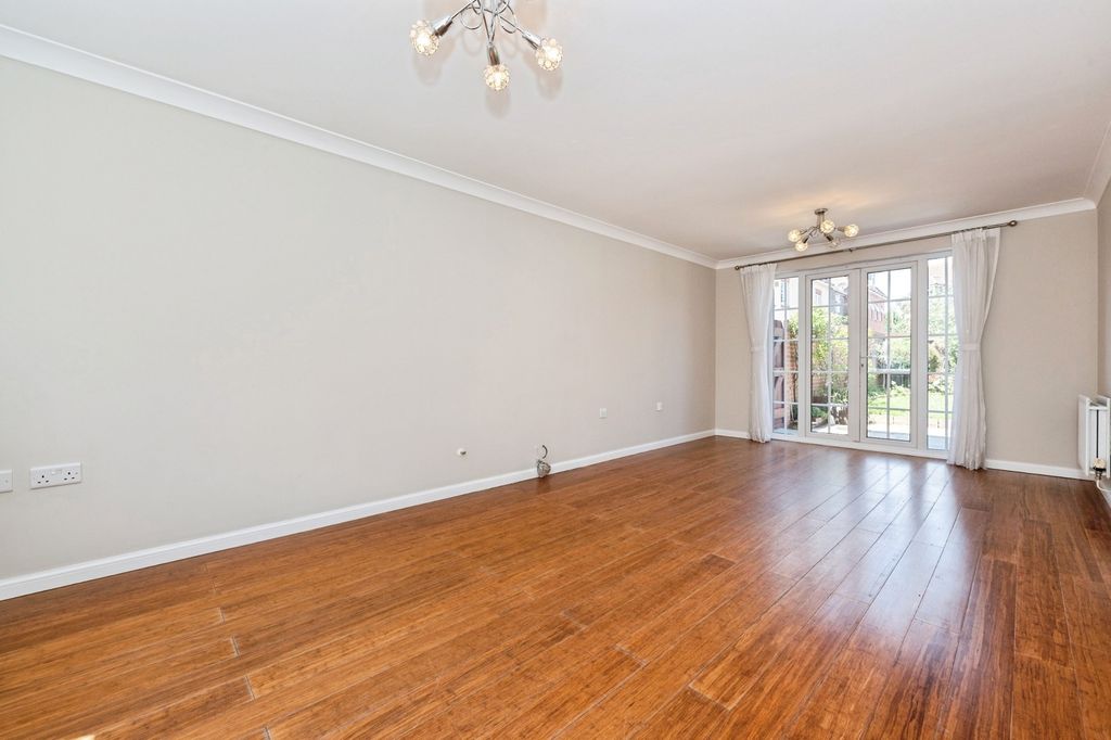 Property photo 2 of 21 Pbox-Img.Jpg