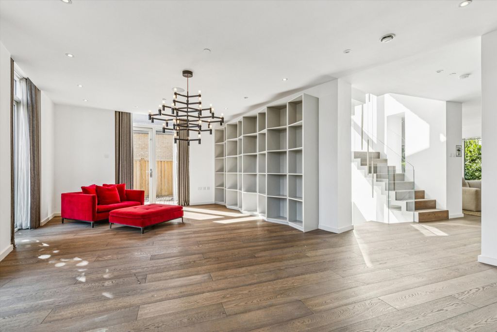 Property photo 1 of 19 Image