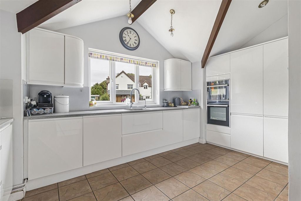 Property photo 2 of 18 15_61241.Jpg