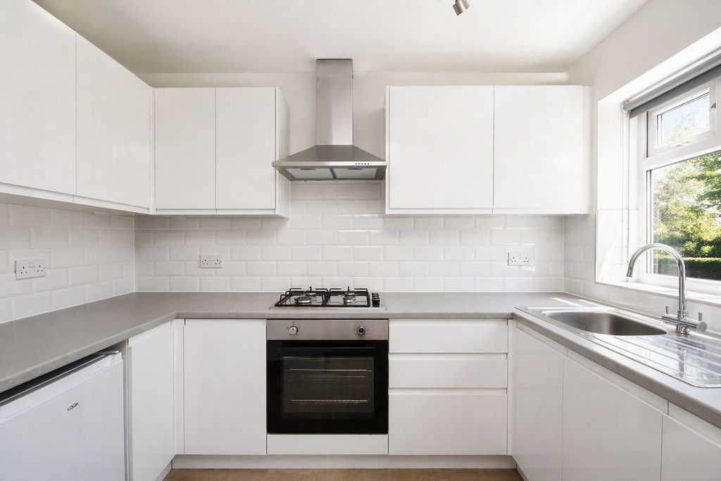 Property photo 1 of 7 Kitchen
