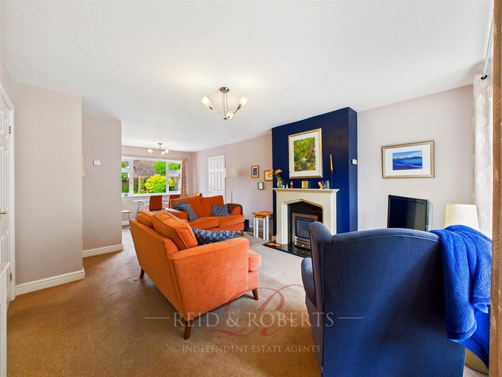 Property photo 2 of 27 Cam03999G0-Pr0159-Still017.Jpg