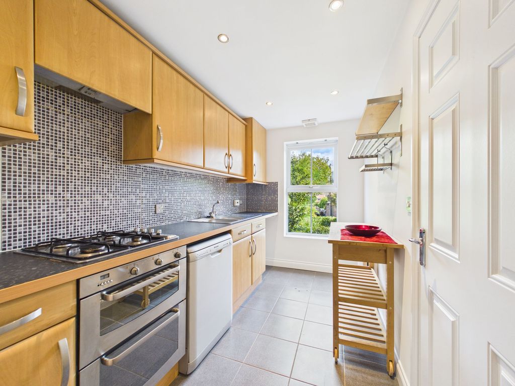 Property photo 3 of 24 Kitchen