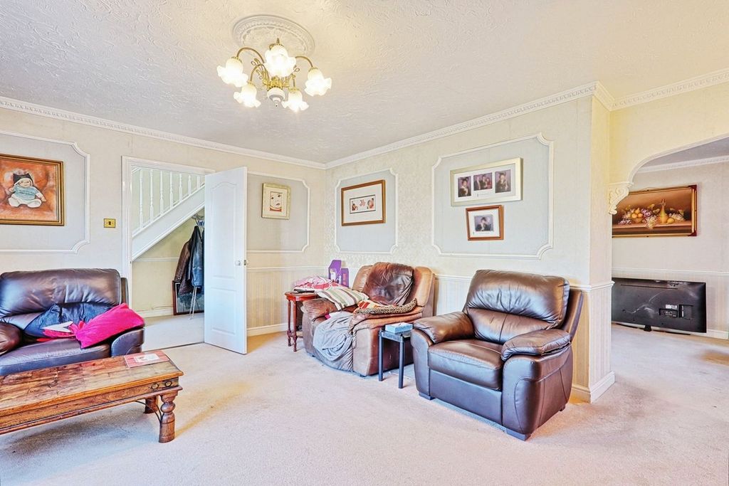 Property photo 3 of 20