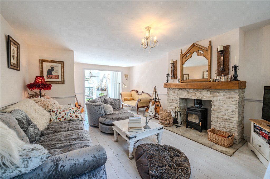 Property photo 3 of 16 Sitting Room