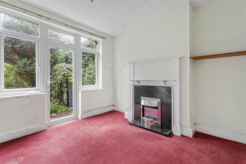 Property photo 3 of 12 45_71352.Jpg