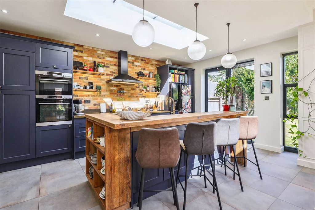 Property photo 3 of 17 Picture No. 29