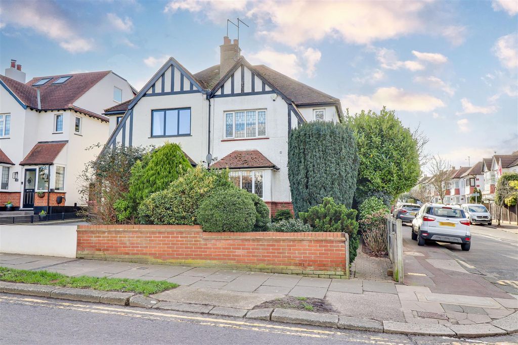 Property photo 1 of 25