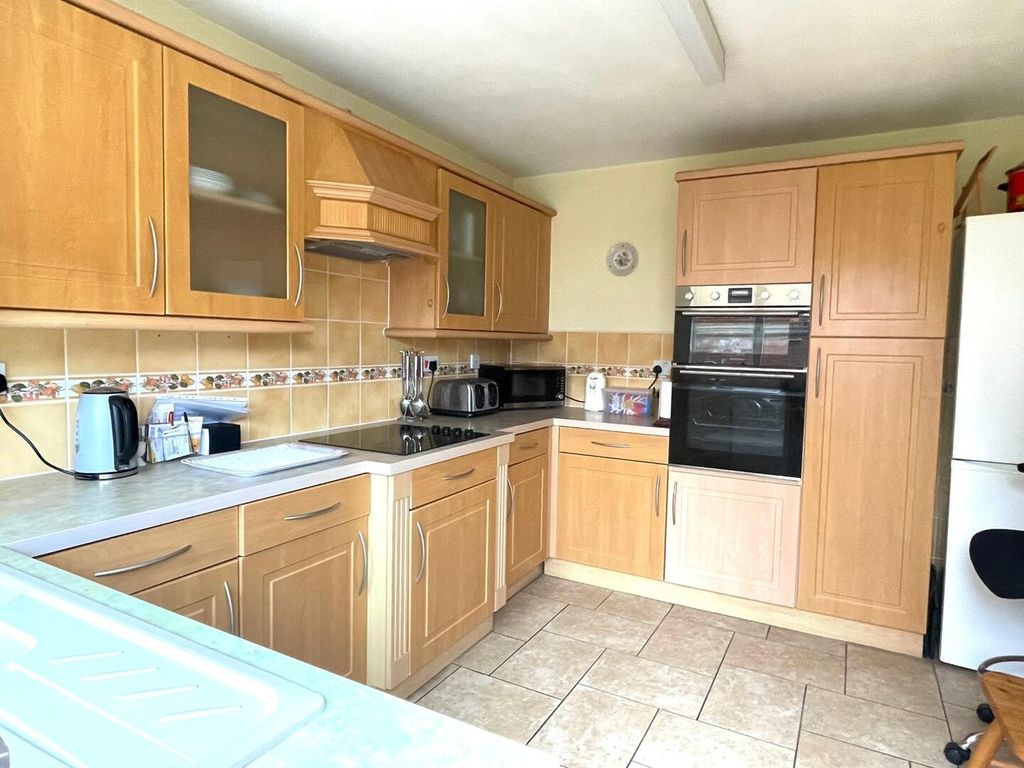 Property photo 3 of 24 Kitchen
