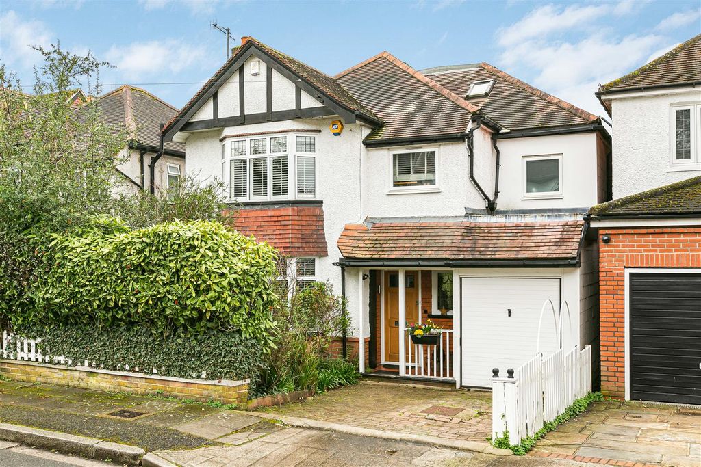 Property photo 1 of 44