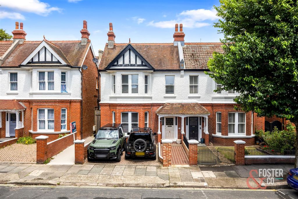 Property photo 1 of 27 Vallance Road, 21_025.Jpg