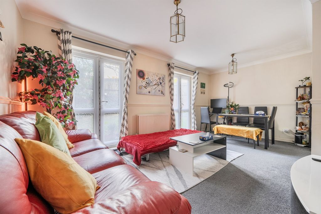 Property photo 2 of 8 Living Room