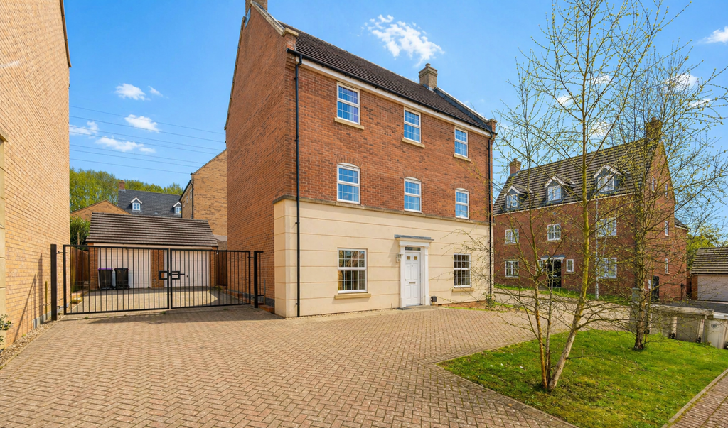 Property photo 1 of 35