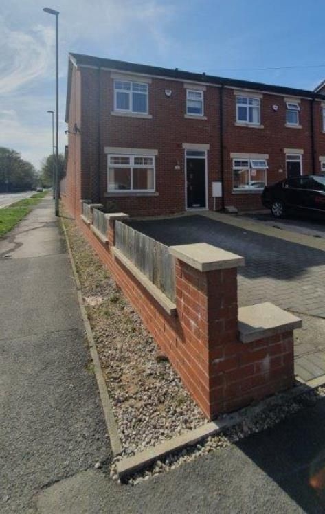 Property photo 2 of 27