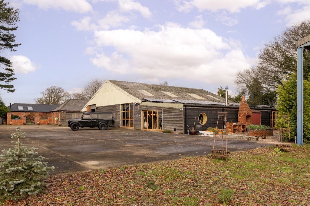 Additional image 18 of 6 bed property for saleAbnalls Farm, Cross In Hand Lane, Lichfield WS13