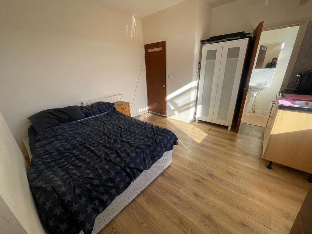 Property photo 3 of 5 Photo 3