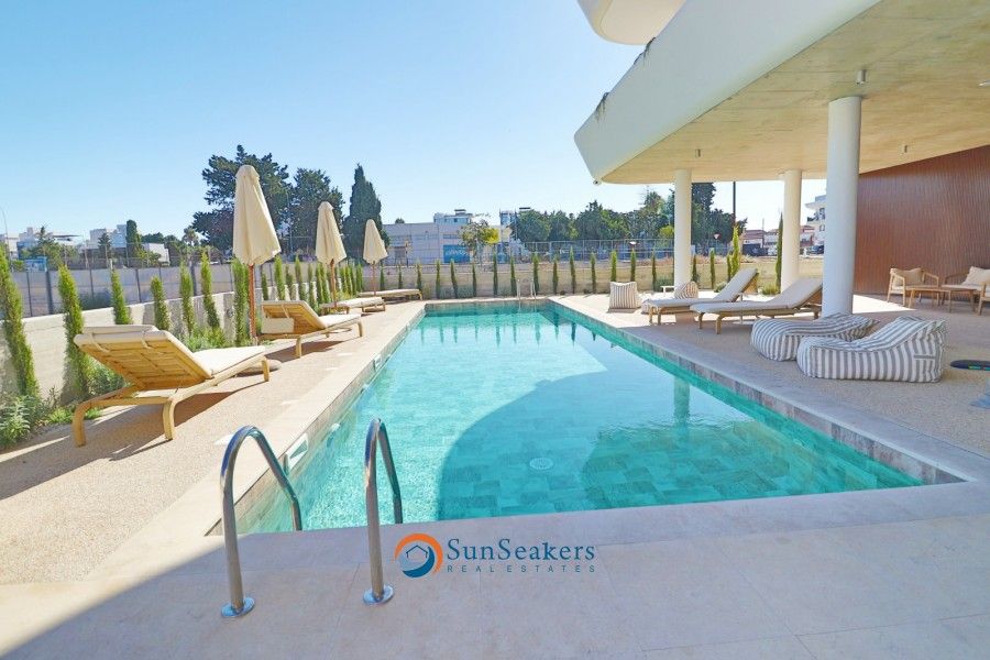 Property photo 2 of 38