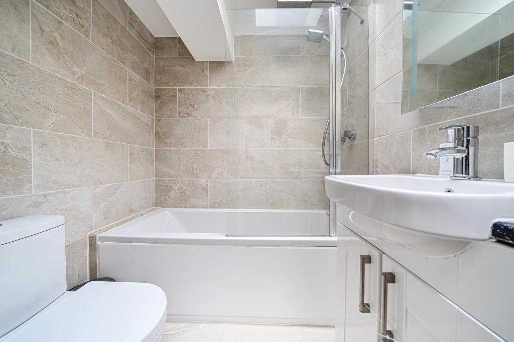 Property photo 3 of 12 Bathroom