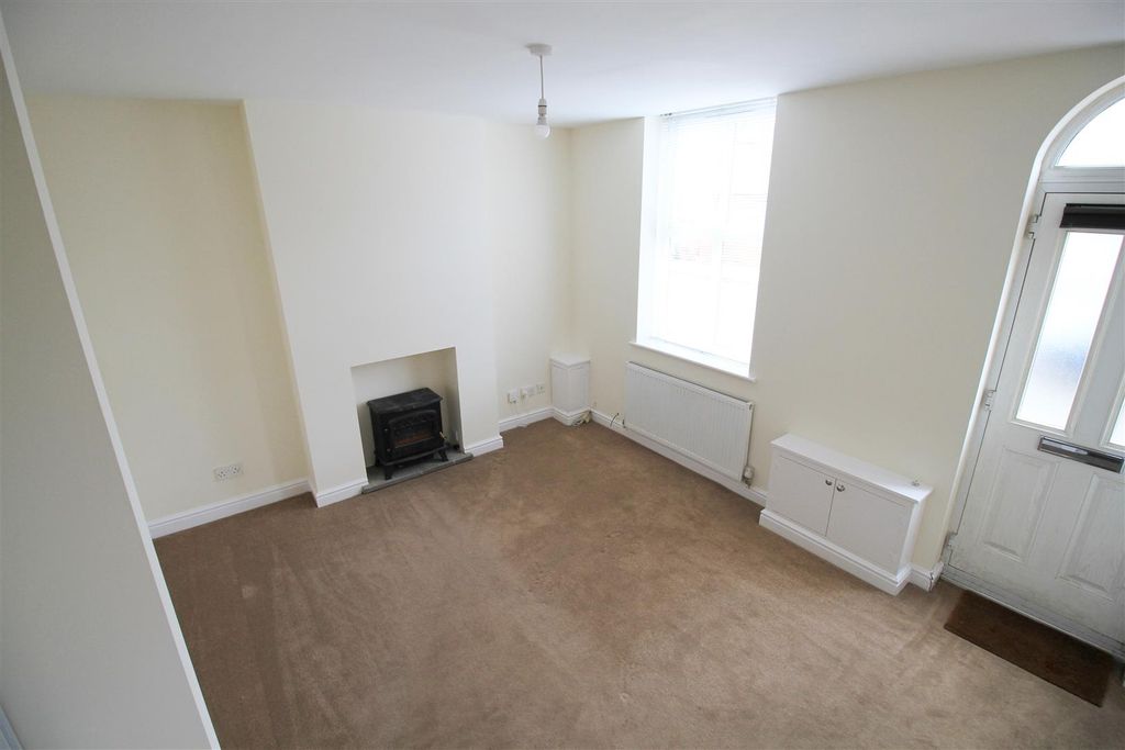 Property photo 3 of 9 Lounge..Jpg