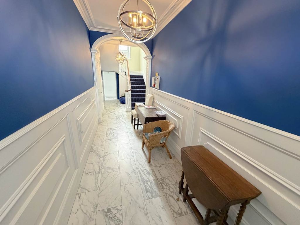Property photo 2 of 15 Entrance