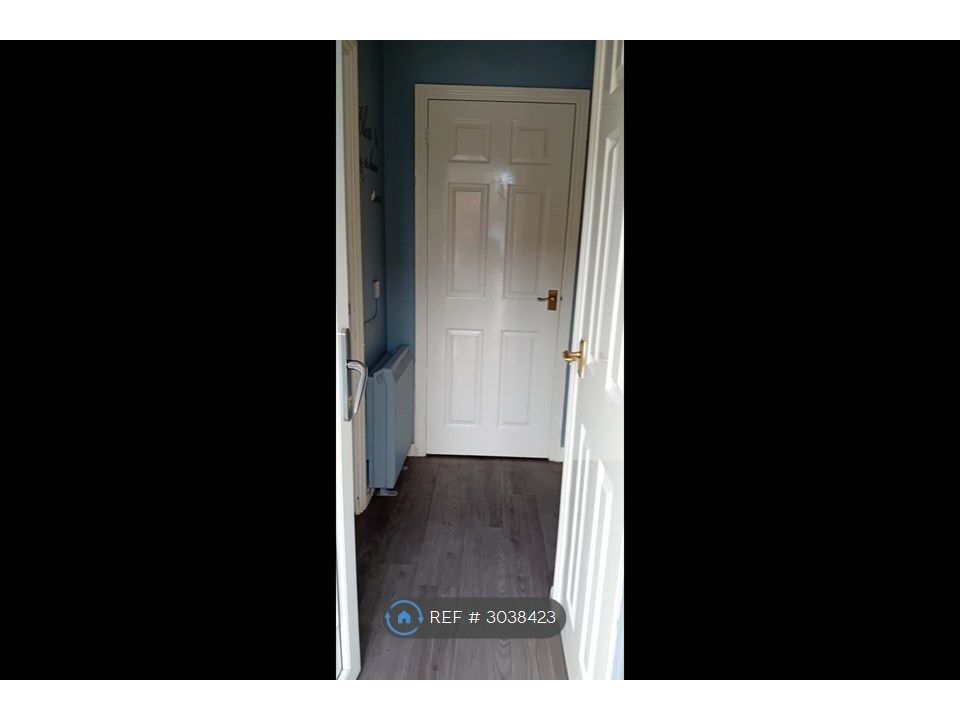 Property photo 3 of 20 Entrance Hall With Storage Cupboard