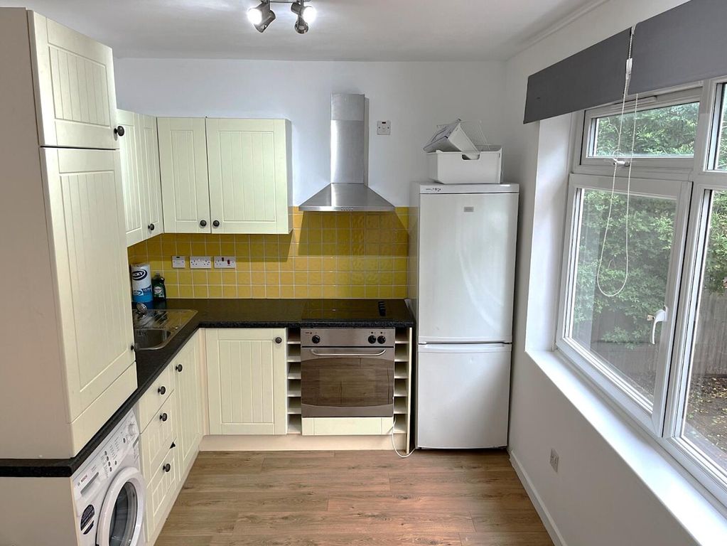 Property photo 3 of 5 Kitchen