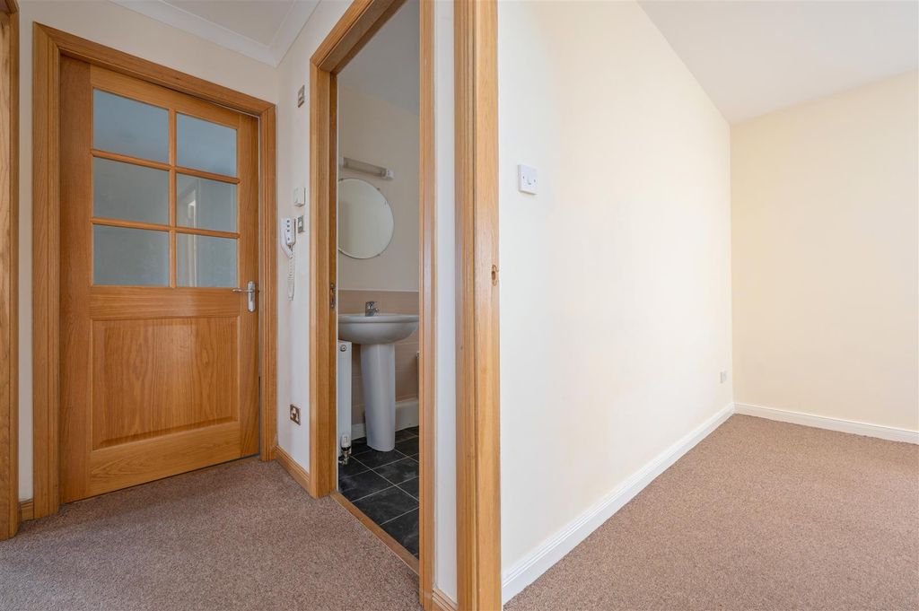 Property photo 2 of 22 32Hcaledoniacourt003.Jpg