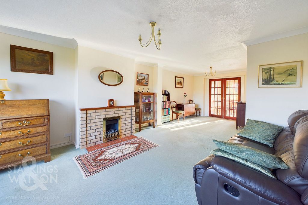 Property photo 2 of 28