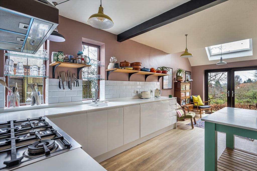 Property photo 3 of 14 Image