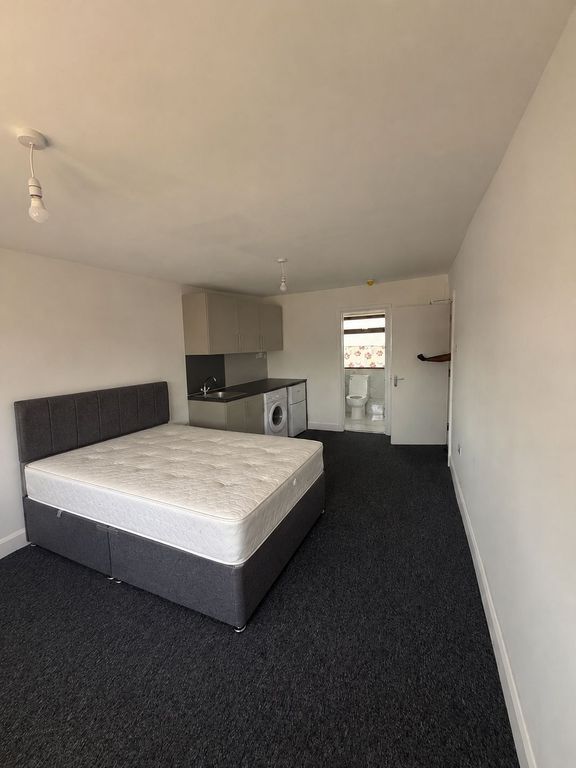 Property photo 1 of 3
