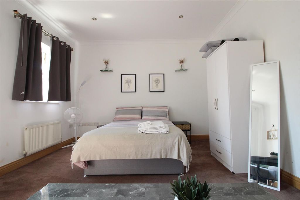 Property photo 3 of 13 Img_0284.Jpg