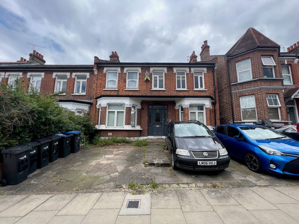 Property photo 2 of 12 Front