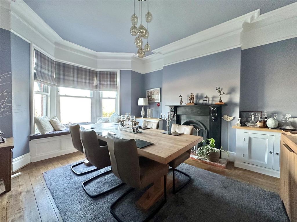 Property photo 3 of 23