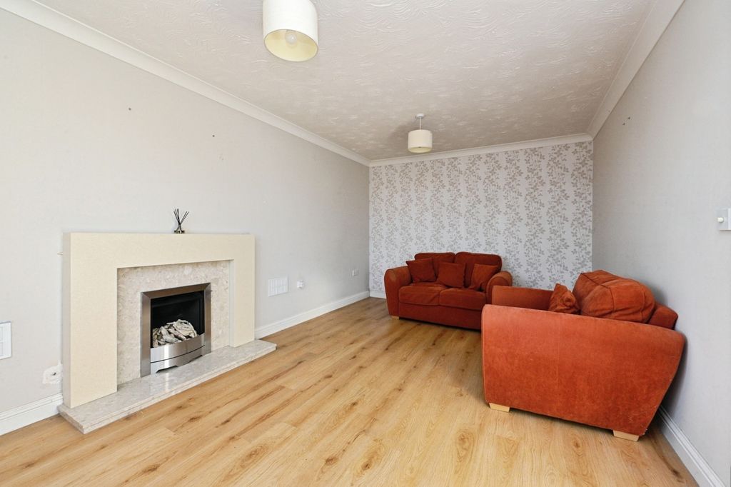 Property photo 2 of 17 Photo