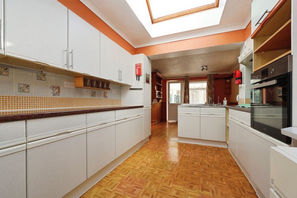 Property photo 2 of 20 5517292