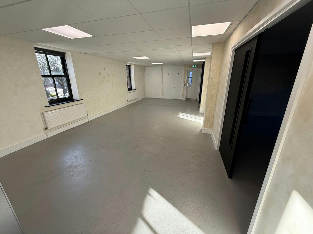 Property photo 2 of 17 Park Mill 6.Jpg