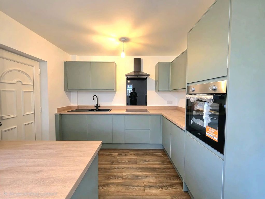 Property photo 2 of 13 Kitchen