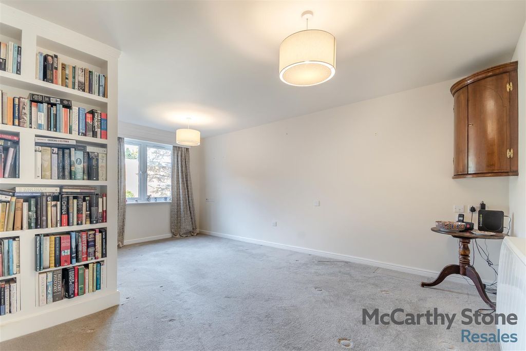 Property photo 3 of 13 8638130-Interior06.Jpg