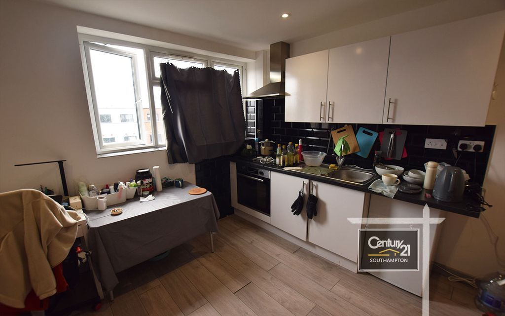 Property photo 1 of 3