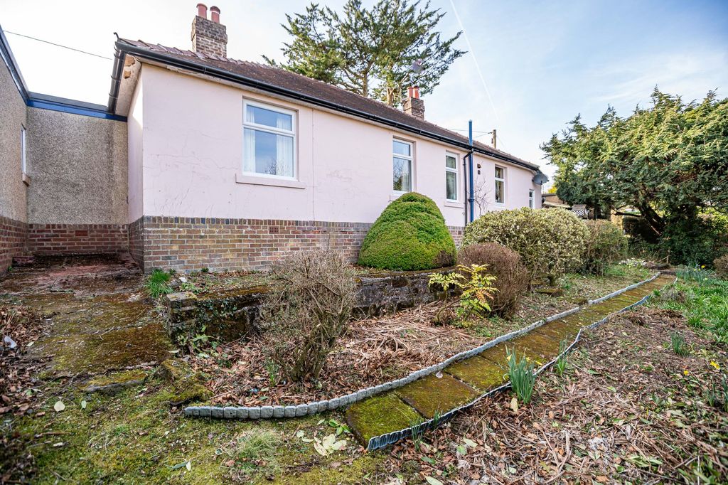Property photo 3 of 27