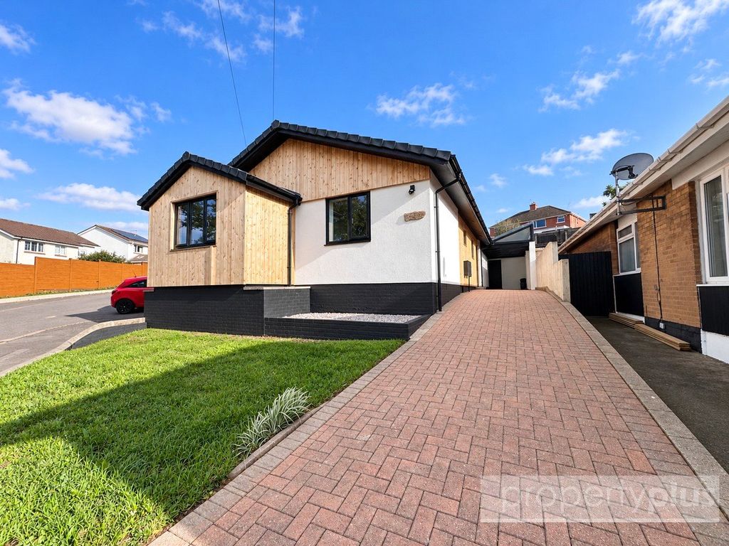 Property photo 1 of 28 Picture No. 02