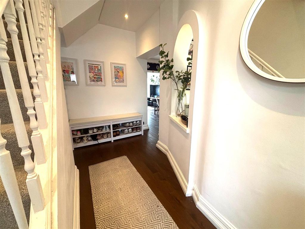 Property photo 2 of 18 Bf76680B-d77E-4F7d-9750-c3F26B7E123E.Jpg