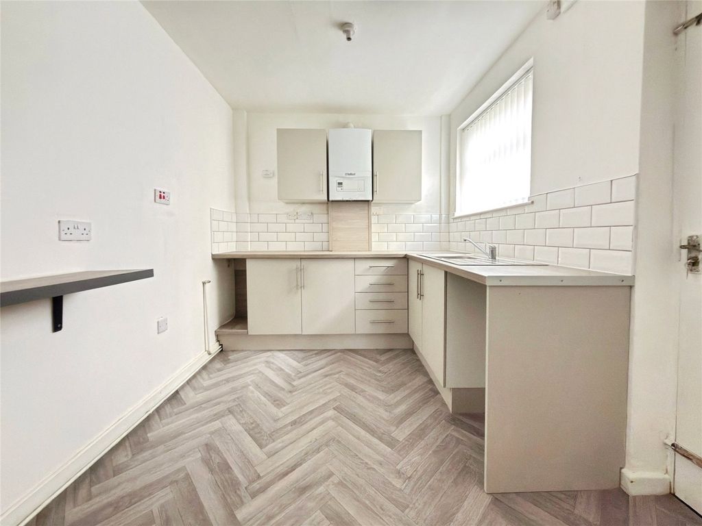 Property photo 2 of 11 Picture No. 10