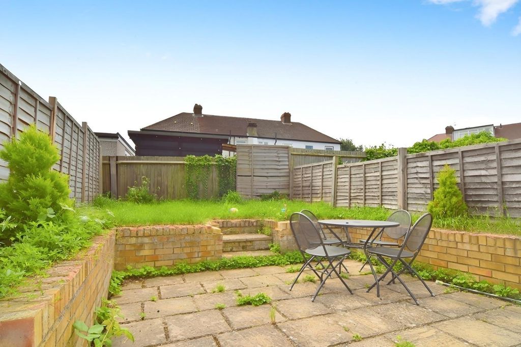 Property photo 3 of 7 Garden.Jpg