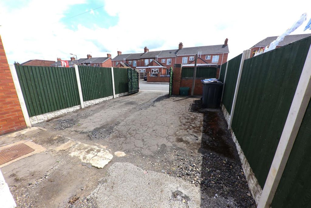 Property photo 2 of 14 Rear Garden